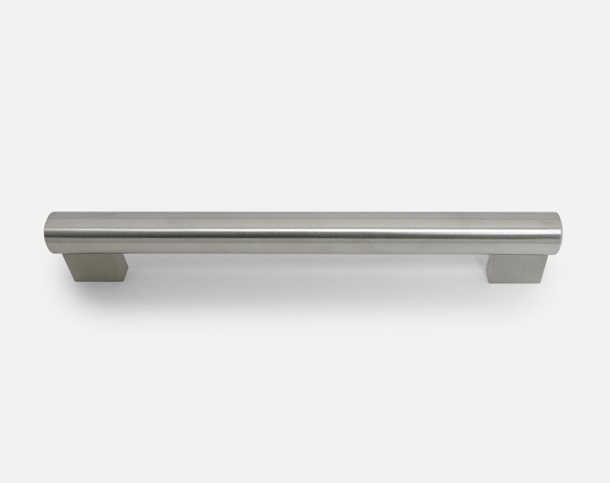 534MM MASSIV B/END HANDLE BRUSHED STEEL
